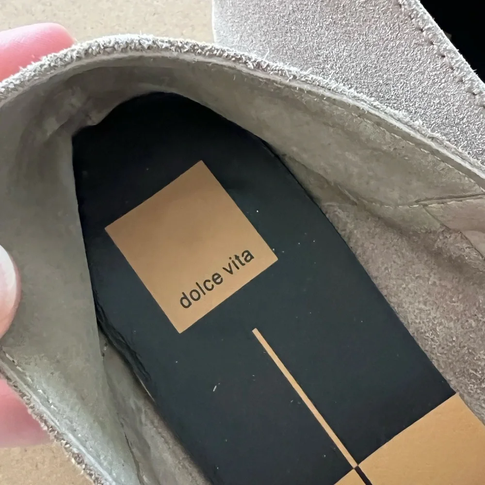 Dolce Vita Women’s Suede Loafers Slip on Taupe size 9
